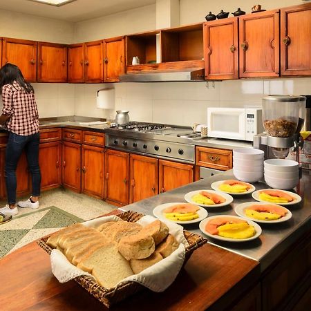 Hostal La Pinta Богота Экстерьер фото
