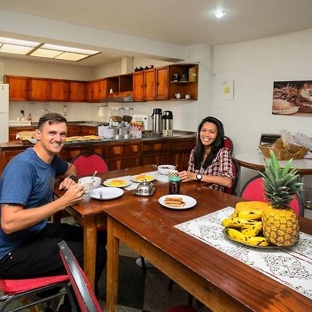 Hostal La Pinta Богота Экстерьер фото