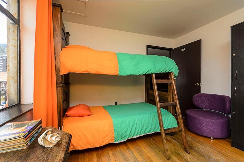 Hostal La Pinta Богота Экстерьер фото