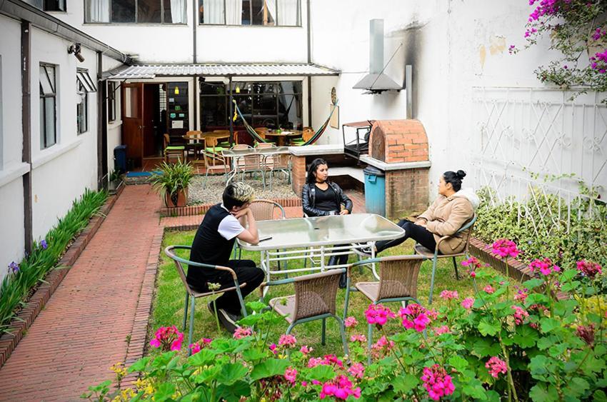 Hostal La Pinta Богота Экстерьер фото