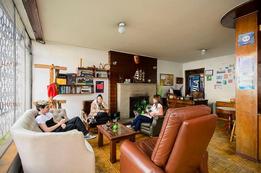 Hostal La Pinta Богота Экстерьер фото